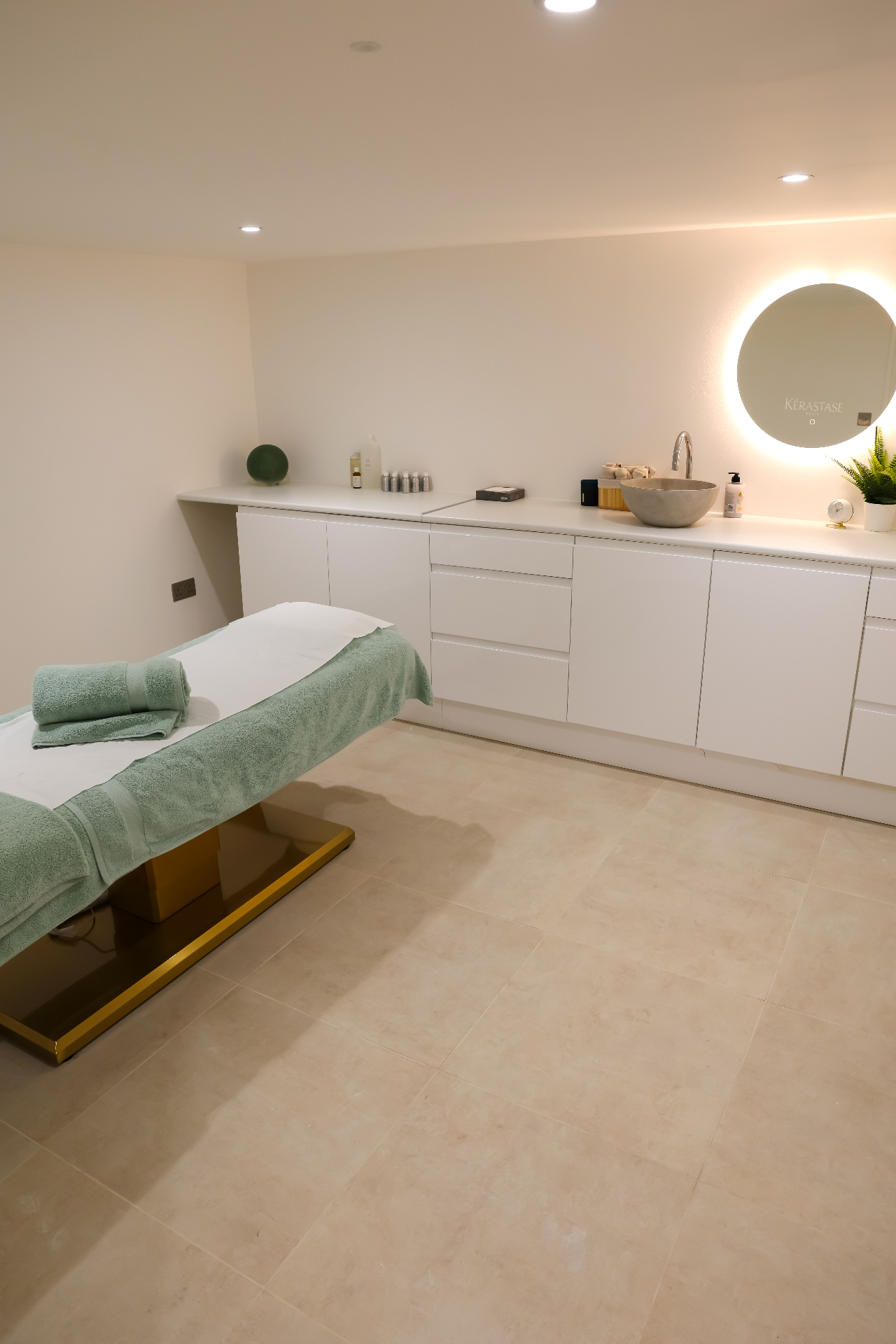 Treatment room , wellness suite